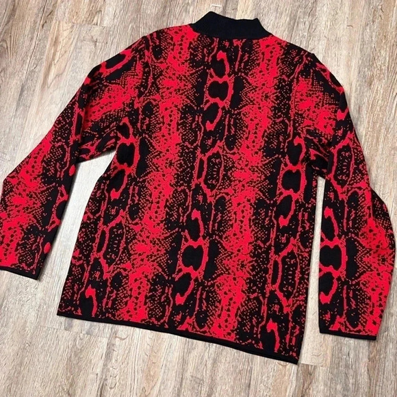 Inner Circle • Snake Print Keyhole Sweater - Picture 7 of 8